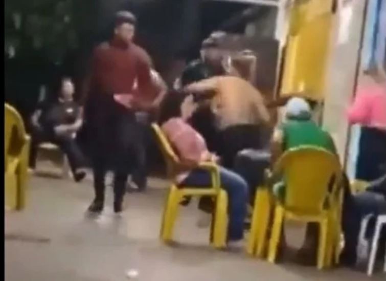 CENAS FORTES: Cantor sertanejo agride a mãe durante discussão