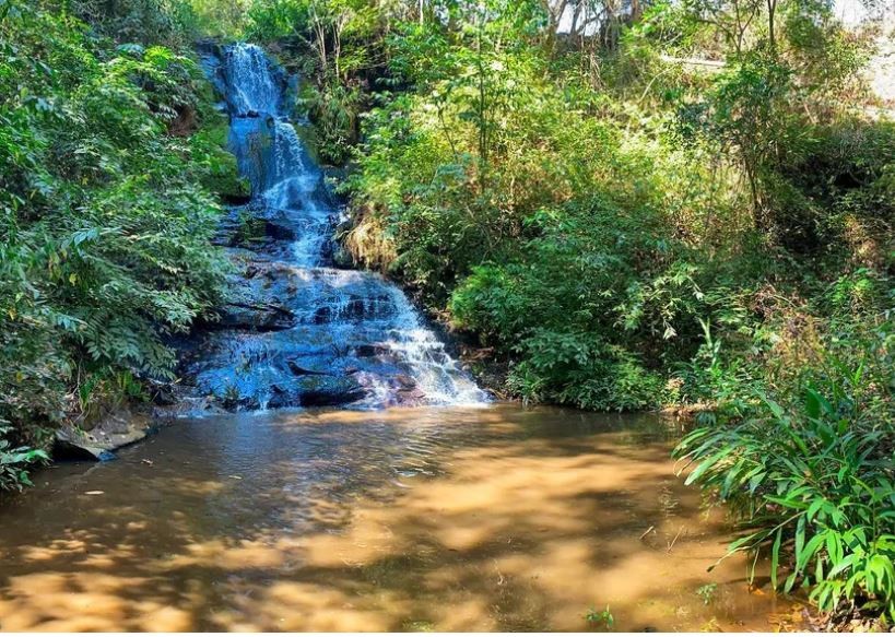 Com previsão de 40ºC, veja 5 cachoeiras para fugir do calorão na Capital