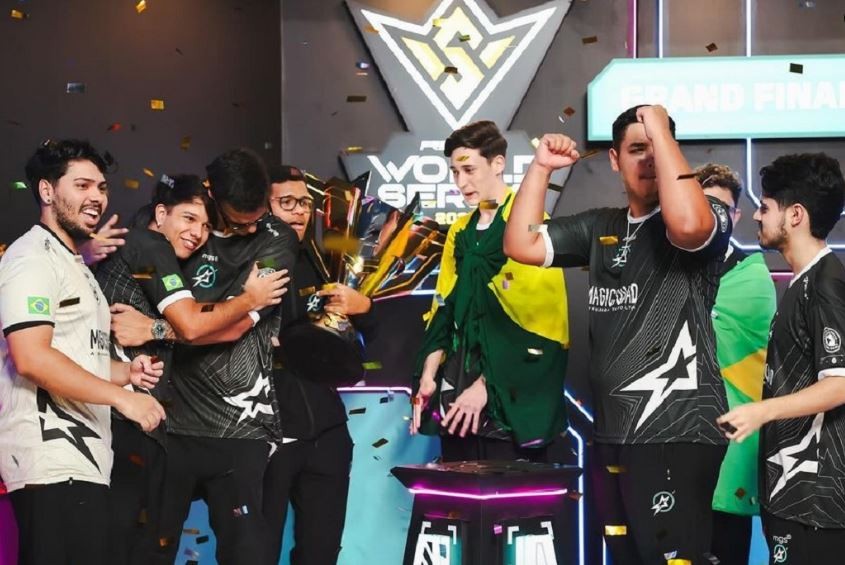 Jovem sul-mato-grossene vence campeonato de Free Fire na Tailândia e ganha R$1,4 milhão