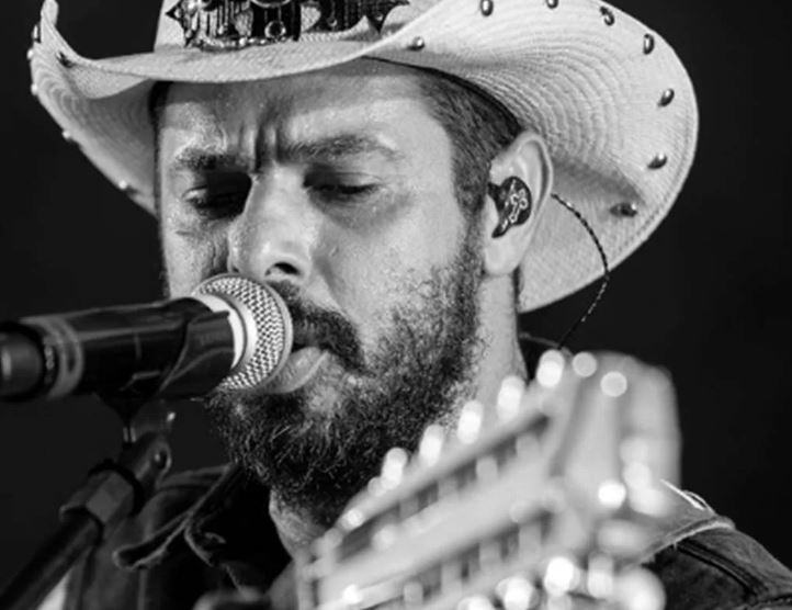 Saiba quem é João Carreiro, cantor sertanejo que morreu após cirurgia