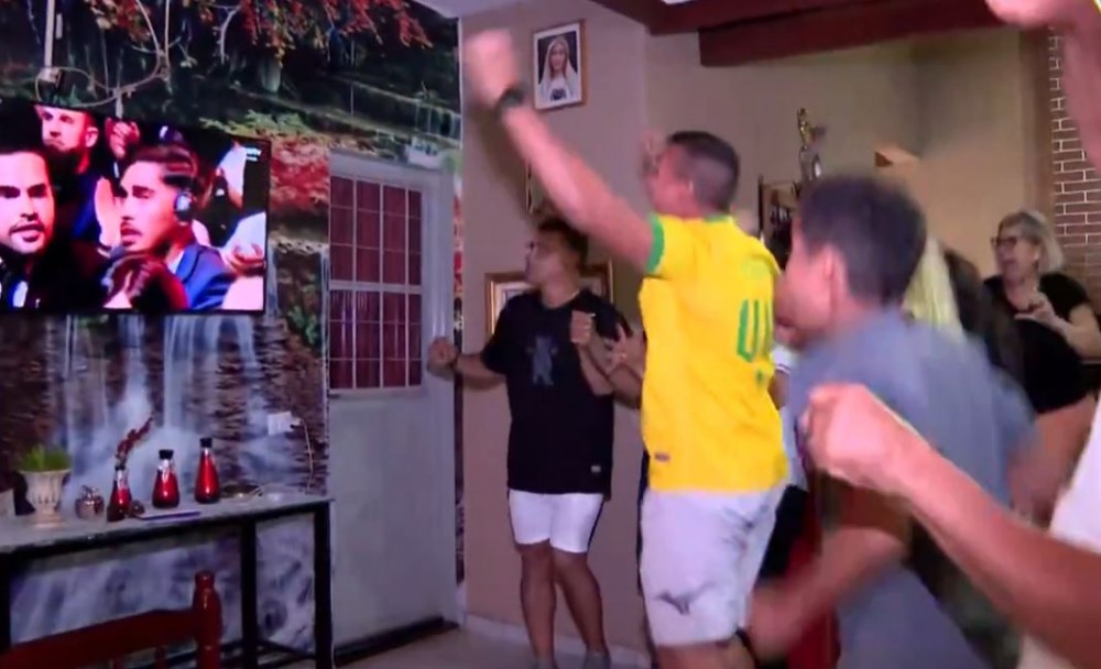 VÍDEO: Família de jogador sul-mato-grossense se emociona com o prêmio do gol mais bonito do mundo