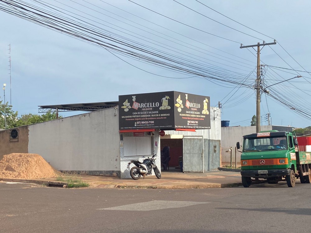 Marcello começou vendendo salgado no isopor e hoje 'bomba' de clientes no Piratininga