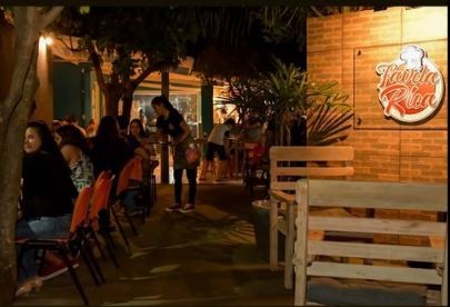 Para cuidar dos pais, irmãos unem conhecimento gastronômico e transformam quintal em 
