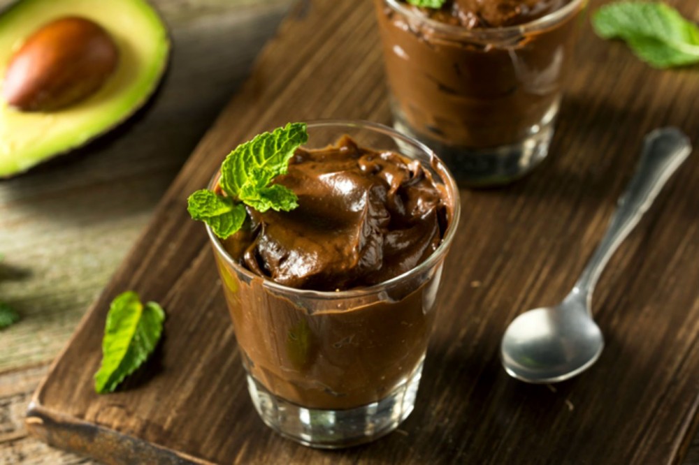 Receita Saudável: mousse de abacate com chocolate