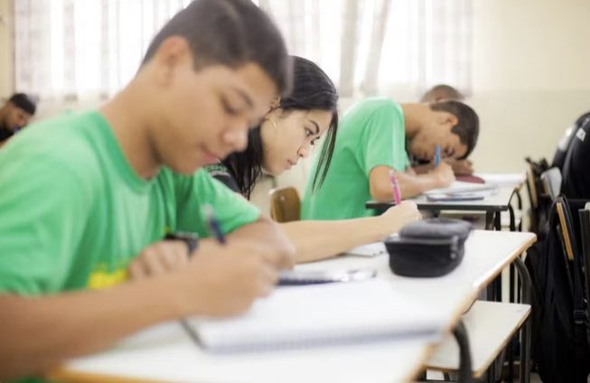 MS tem quase 20 mil estudantes aptos a receber bolsa de R$ 200 por mês
