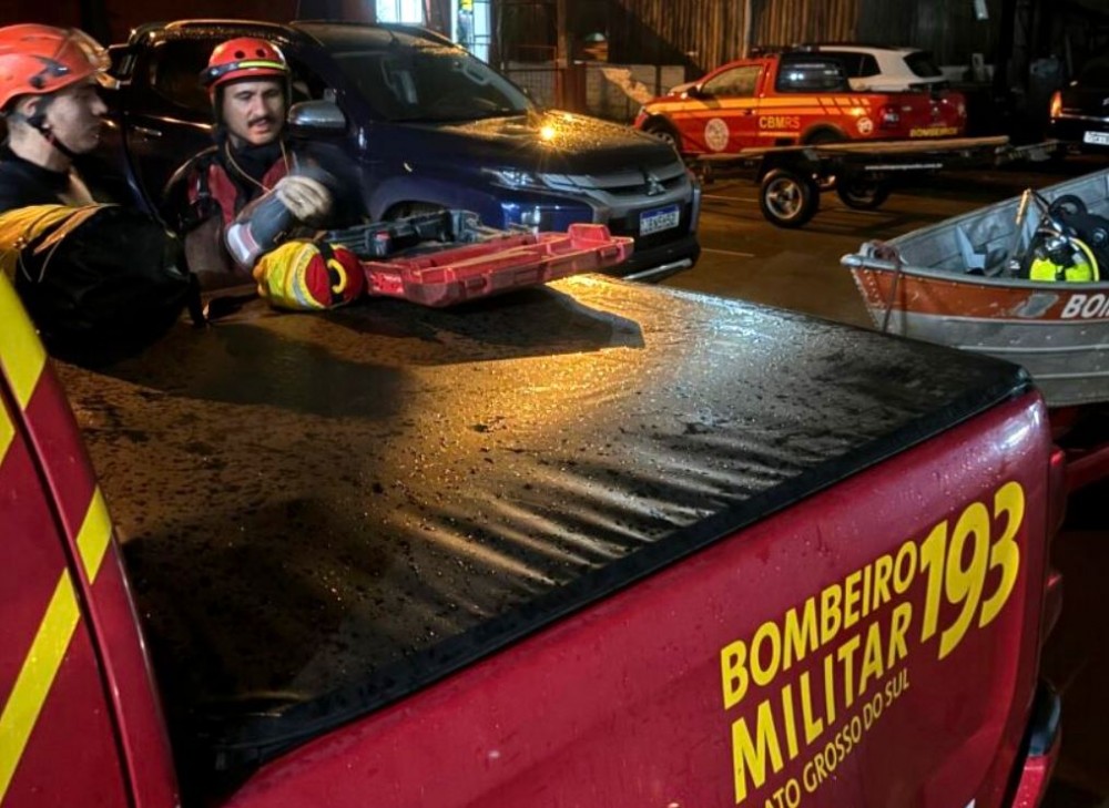Bombeiros de MS salvam 154 vítimas em resgate de enchentes no RS em apenas 24 Horas