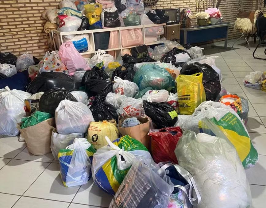 MS envia mais de 10 caminhões de donativos para vítimas no RS