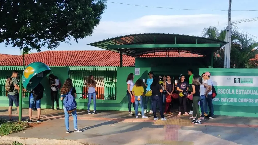 Uso de celular é proibido nas escolas estaduais de MS e novas regras serão publicadas