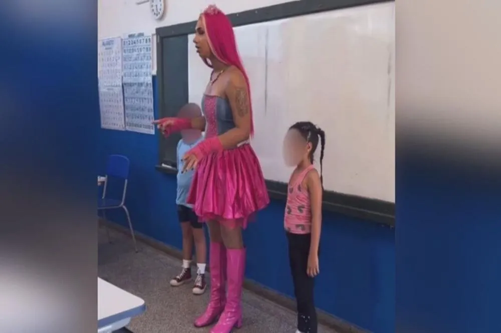 Professora trans se caracteriza como drag queen em sala de aula e políticos reagem: “NÃO É LUGAR PARA ISSO”