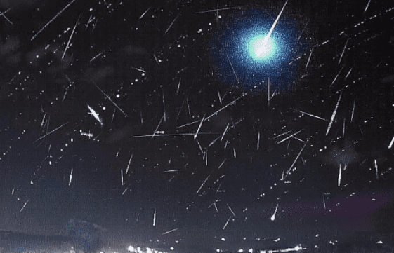 Chuva de meteoros: saiba como ver o fenômeno na noite desta sexta-feira