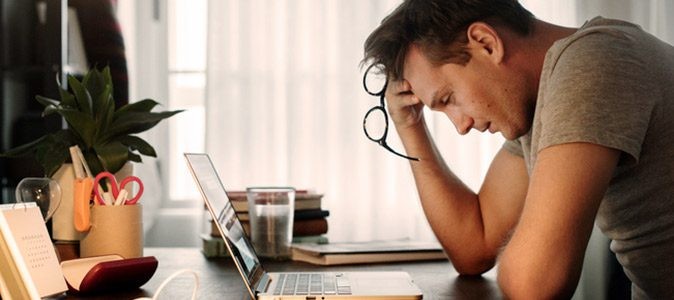 Síndrome da segunda-feira e síndrome do impostor: saiba o que é e como lidar