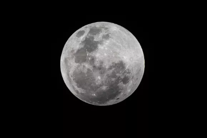 FOTOS: Moradores registram eclipse total com 'Lua de Sangue' em MS