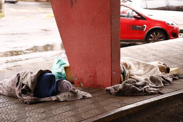Estado começa distribuir 80 mil cobertores que vão aquecer população carente