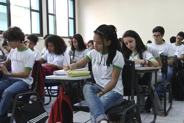 Jovens fora da escola e do trabalho caem ao menor nível da história em MS