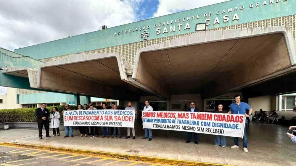 Funcionários entram em greve na Santa Casa de Campo Grande
