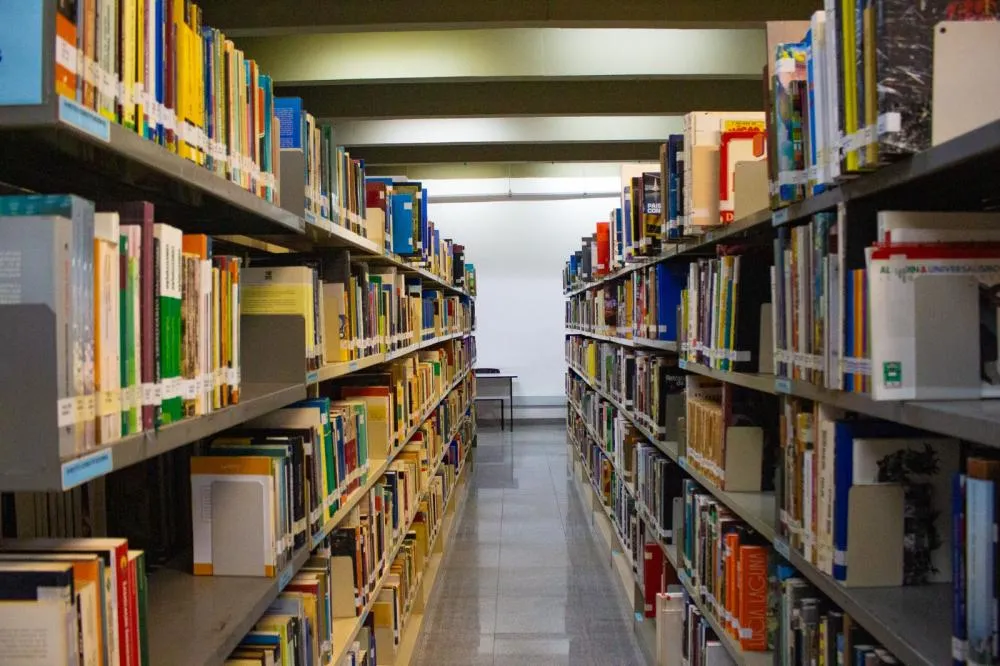 Biblioteca pública amplia acervo com 600 novos livros infantis em Campo Grande