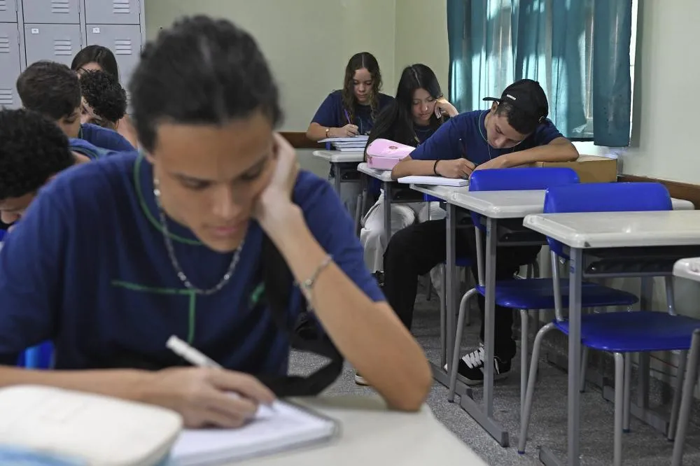 Rede estadual inicia ano letivo para 180 mil alunos em MS