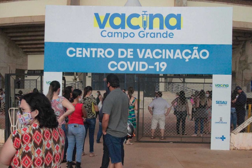 Estou com sintomas de gripe, posso me vacinar contra a Covid-19?