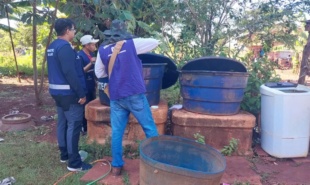 Ministro expõe falhas da prefeitura e cobra limpeza de lixo nas aldeias em meio ao surto de chikungunya em Dourados