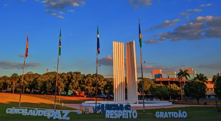 Explosão em uma subestação provocou interrupção no fornecimento de energia em parte da UFMS na noite de quinta-feira (18) - Foto: UFMS