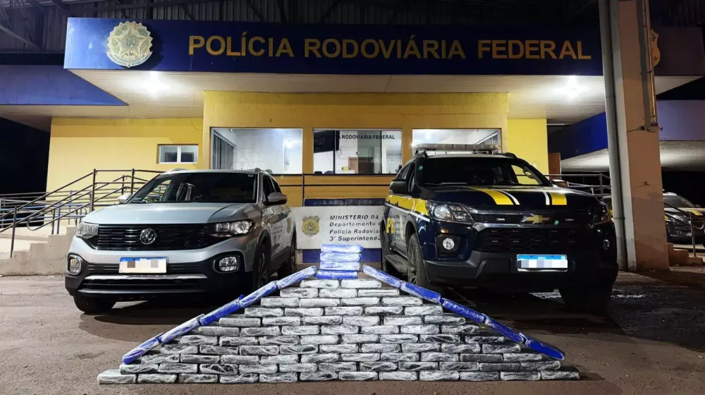 Apreensão de quase 100 quilos de cocaína foi realizada pela PRF em Miranda; militar da reserva da Marinha e a esposa foram presos em flagrante