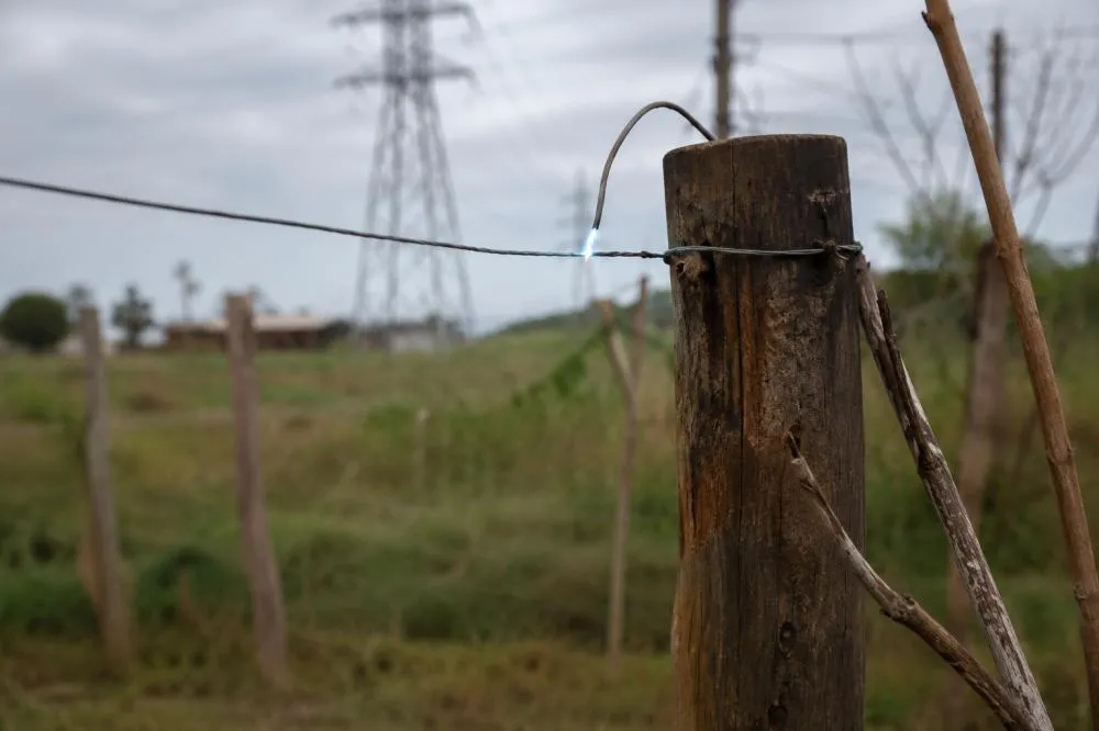 Criança de 10 anos morre após pegar em arame energizado em fazenda em Ribas do Rio Pardo