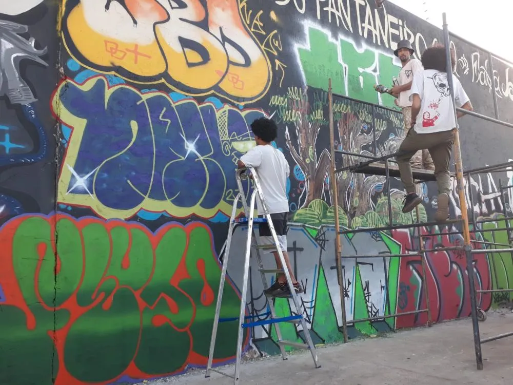 Fundação de Cultura reprova todos os projetos de mural do viaduto da Maracaju por uso de IA