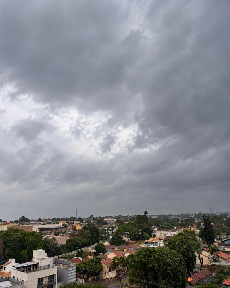 Temporal com granizo e ventos de até 100 km/h põe 54 cidades de MS em alerta laranja