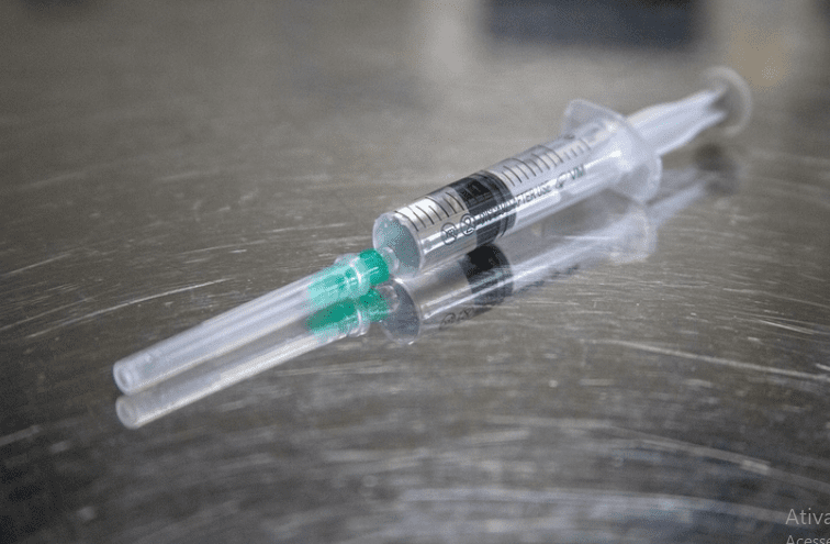 Primeira vacina anticoncepcional para homens deve ficar pronta em 2023