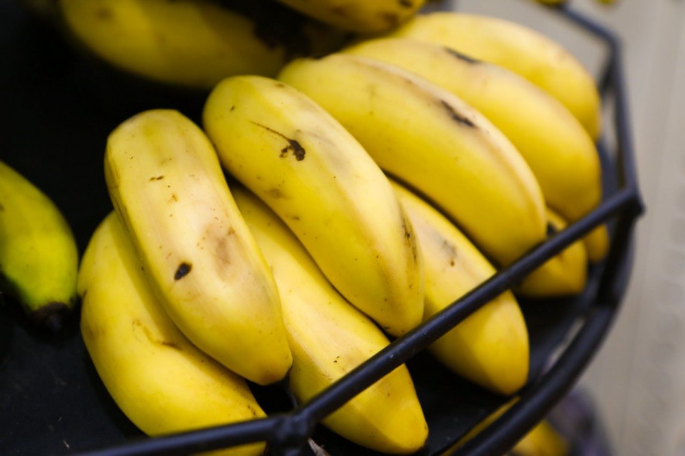 Banana é alimento versátil e aliada da saúde dos brasileiros