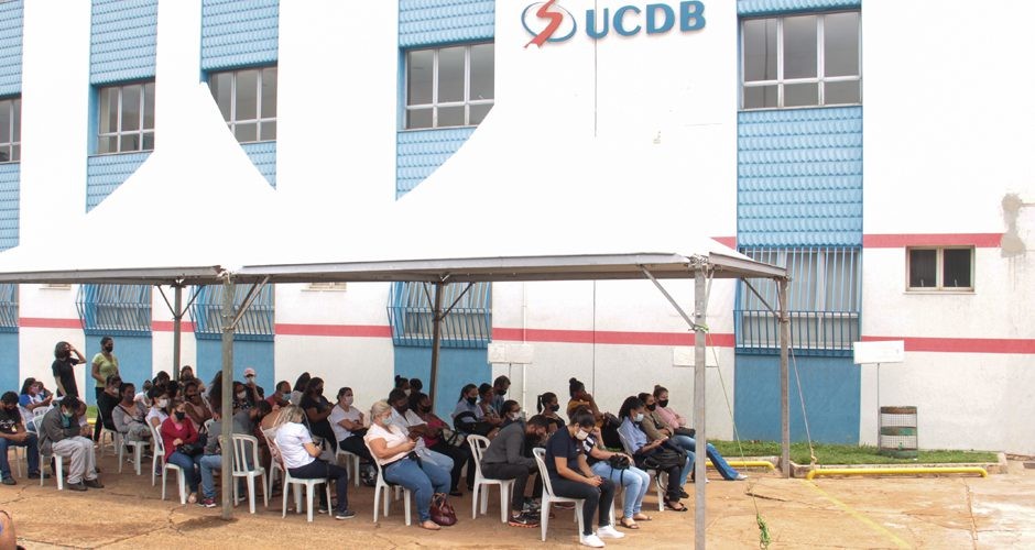 Com quase 120 mil pessoas vacinadas, drive-thru da UCDB encerra atividades