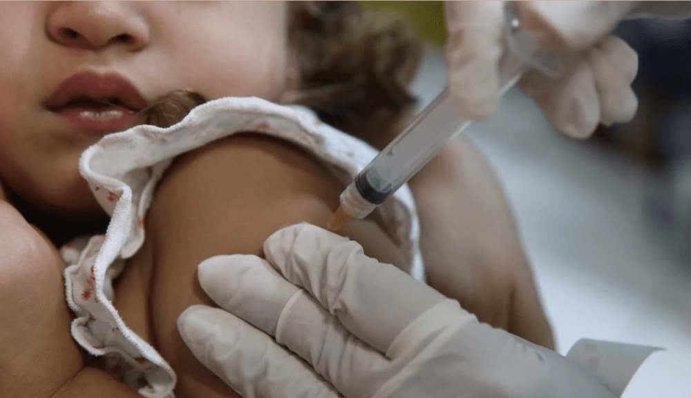Covid: crianças de 6 meses com comorbidade serão vacinadas