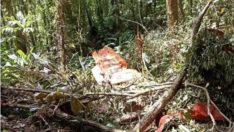 Avião da FAB é encontrado destruído com os dois tripulantes mortos