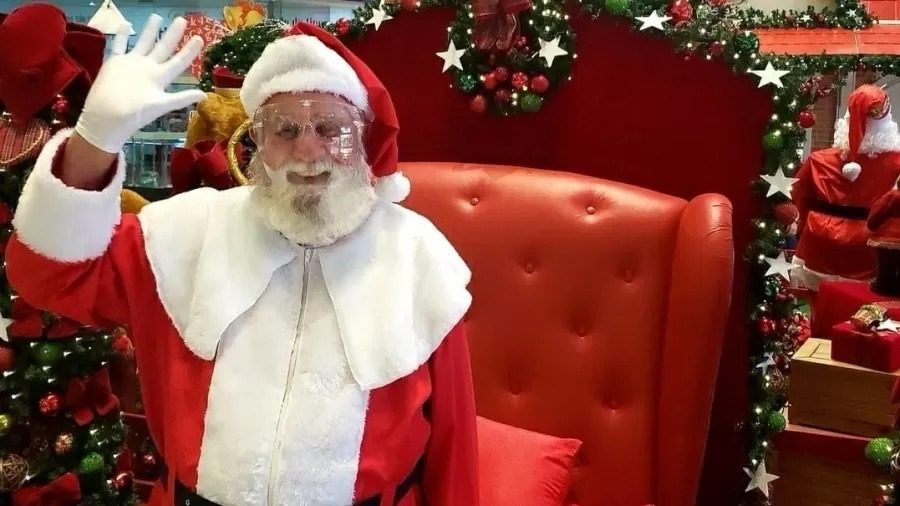 Papai Noel de shopping passa mal durante apresentação e morre