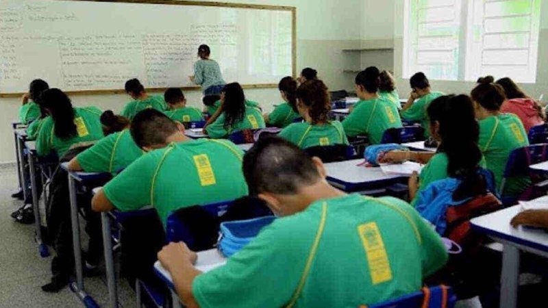 Pais de alunos que faltar aula por 15 dias serão acionados pelo Conselho Tutelar em MS
