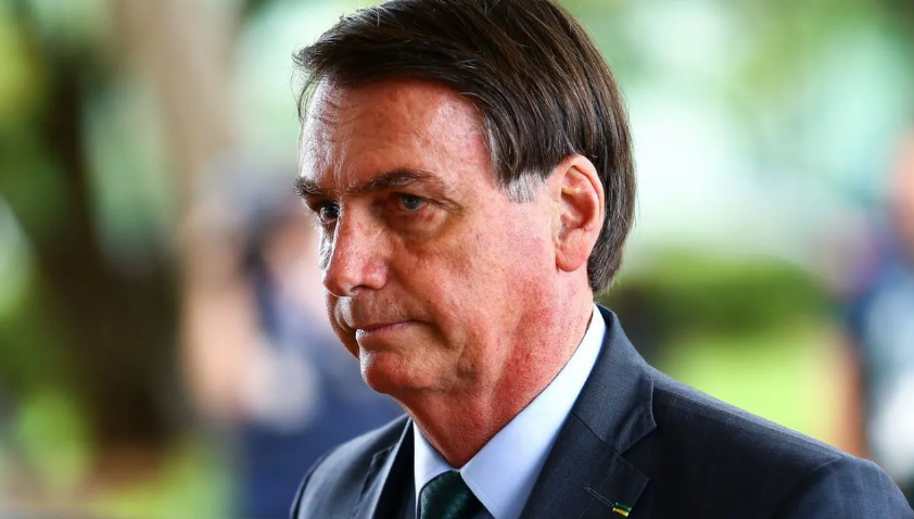 Bolsonaro deve alterar visto para ficar mais tempo nos EUA