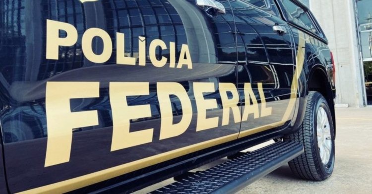 Polícia Federal realiza operação para prevenir massacres em escolas