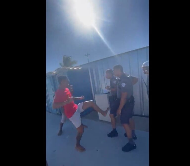 VÍDEO: Policiais são atacados durante abordagem