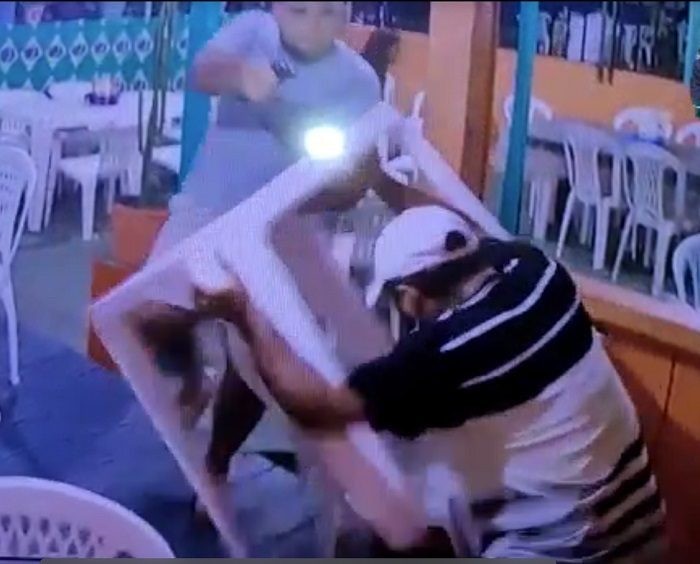 VÍDEO: Empresário invade lanchonete e executa amante da sua esposa em frente aos clientes