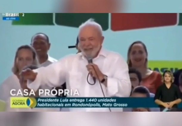 VÍDEO: Lula é cobrado publicamente por promessa: 'Cadê a minha picanha?'