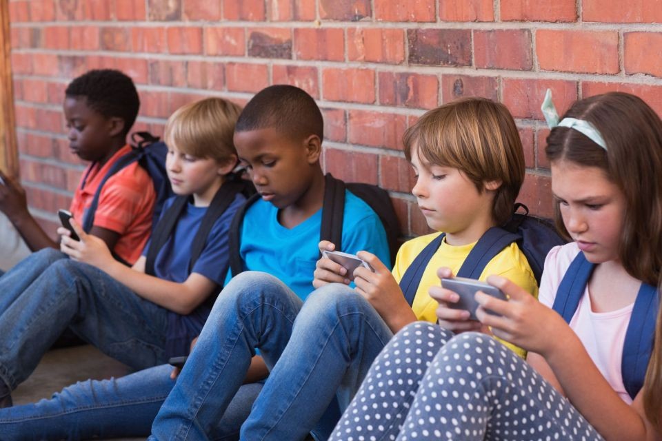 O uso do celular pode prejudicar a infância e o desenvolvimento do meu filho?