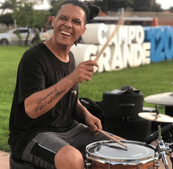 Maykon Scudeller: Da banda da escola à fundador da 1ª loja especializada em baterias do MS