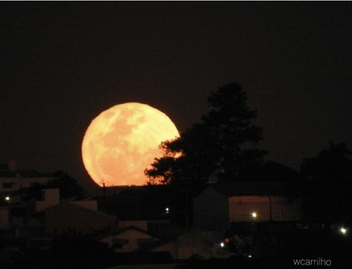 Superlua enfeitou céu de cidades de MS; confira as fotos