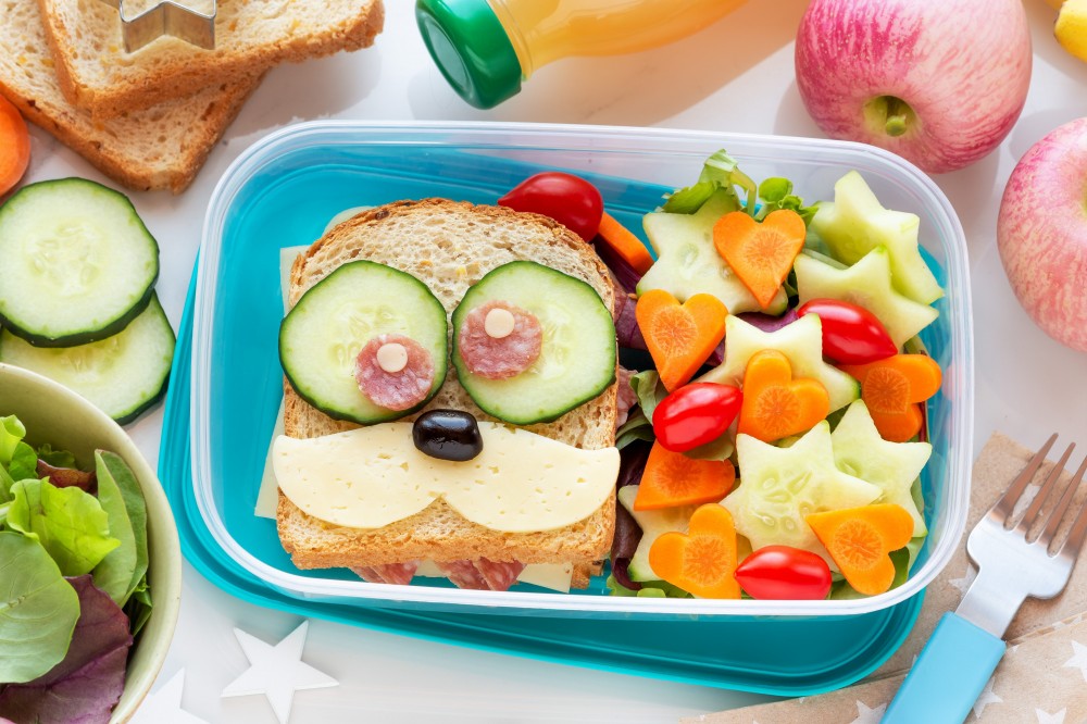 Alimentação saudável na volta às aulas: Lancheira nutritiva e divertida para as crianças