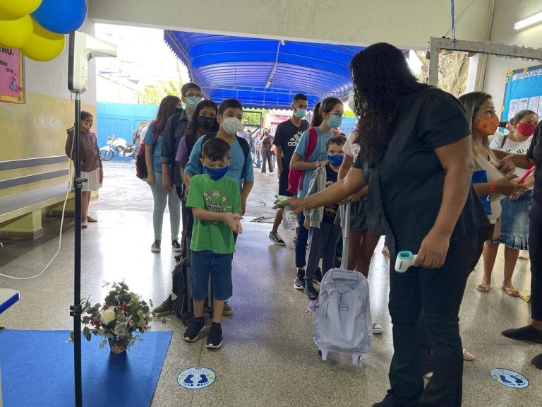 Após dois anos, alunos retornam ao ensino 100% presencial em MS