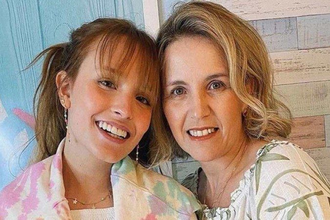 Mãe de Larissa Manoela quebra o silêncio sobre briga com a filha: 'Pecamos por excesso de zelo'